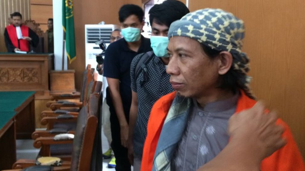 Didakwa sebagai otak lima aksi teror, Aman Abdurrahman menolak didampingi pengacara