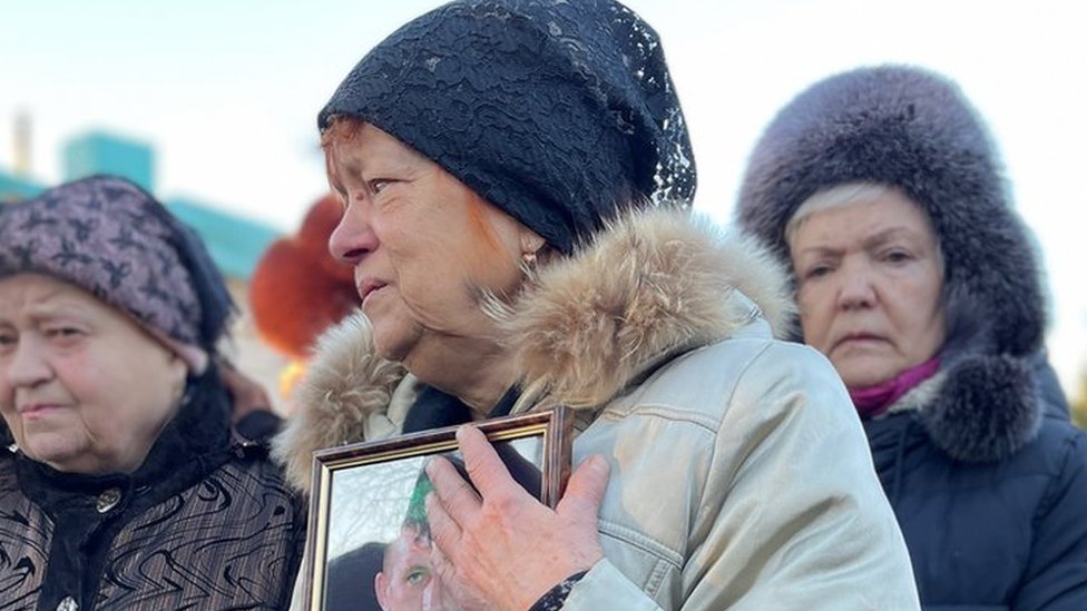 The agonising wait to identify the dead in Ukraine