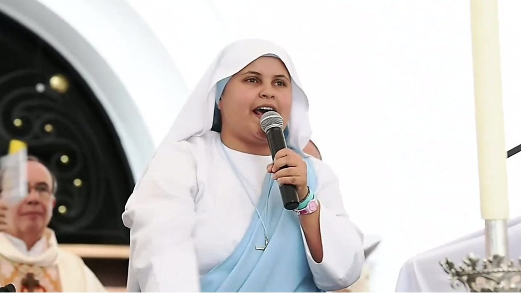 Rapping nun waxes lyrical for Pope Francis