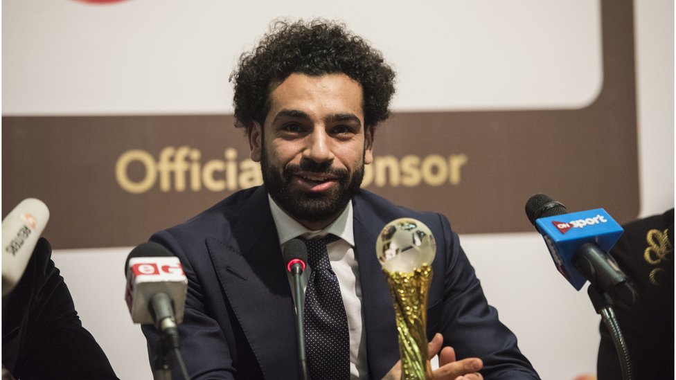 فوز اللاعب المصري محمد صلاح بجائزة الاتحاد الأفريقي لكرة القدم لـ"أفضل لاعب"