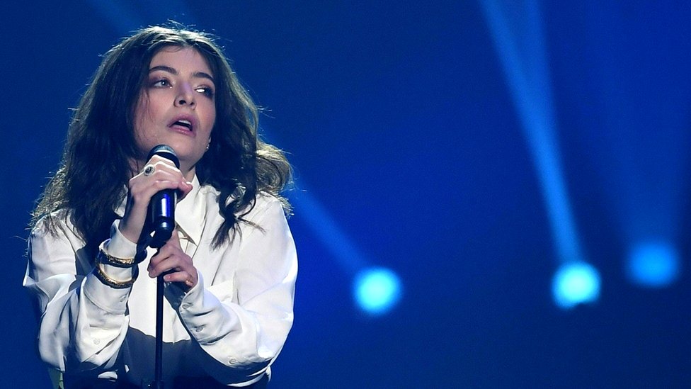 Is Lorde criticising the Grammys? - BBC News
