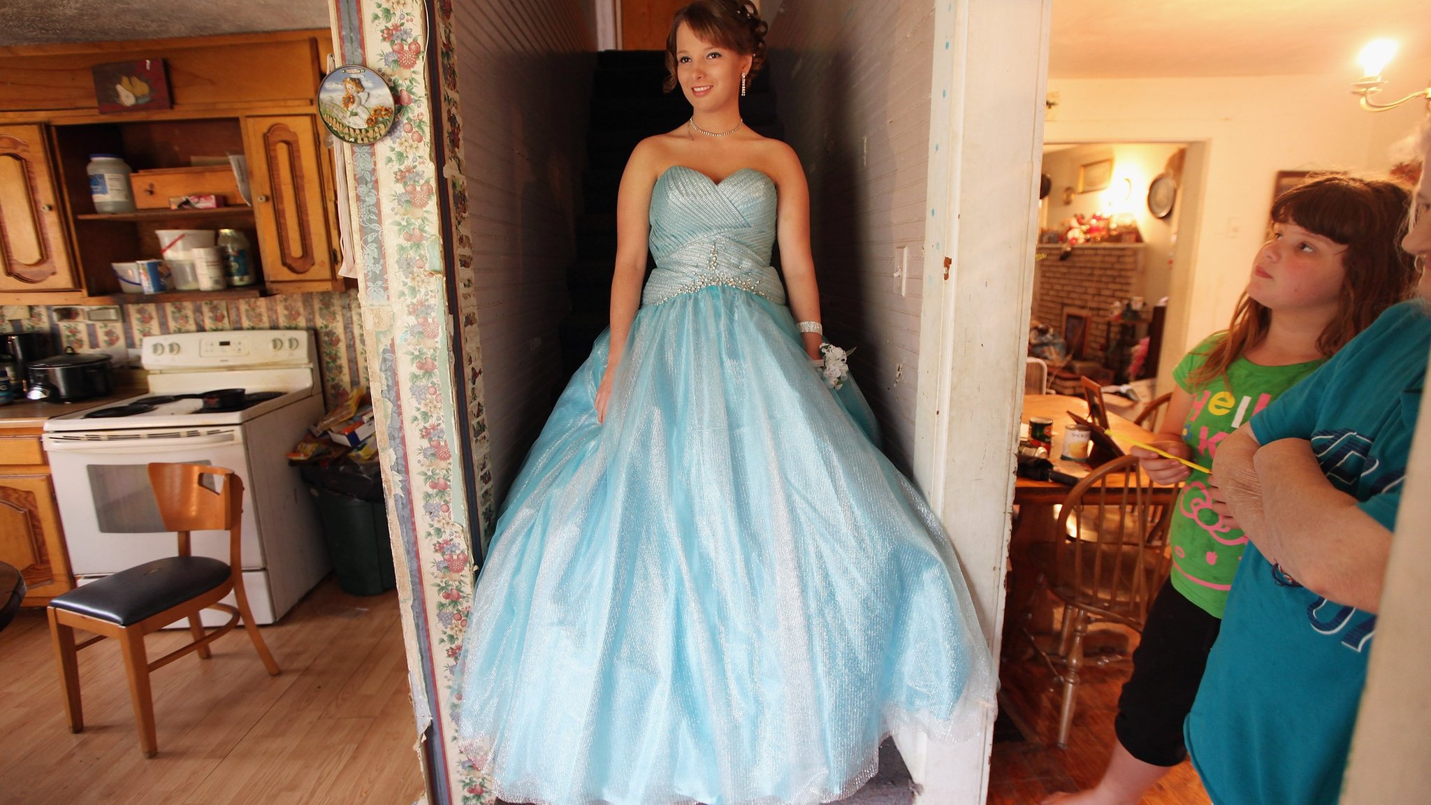 US school's prom dress guidelines lambasted for body-shaming