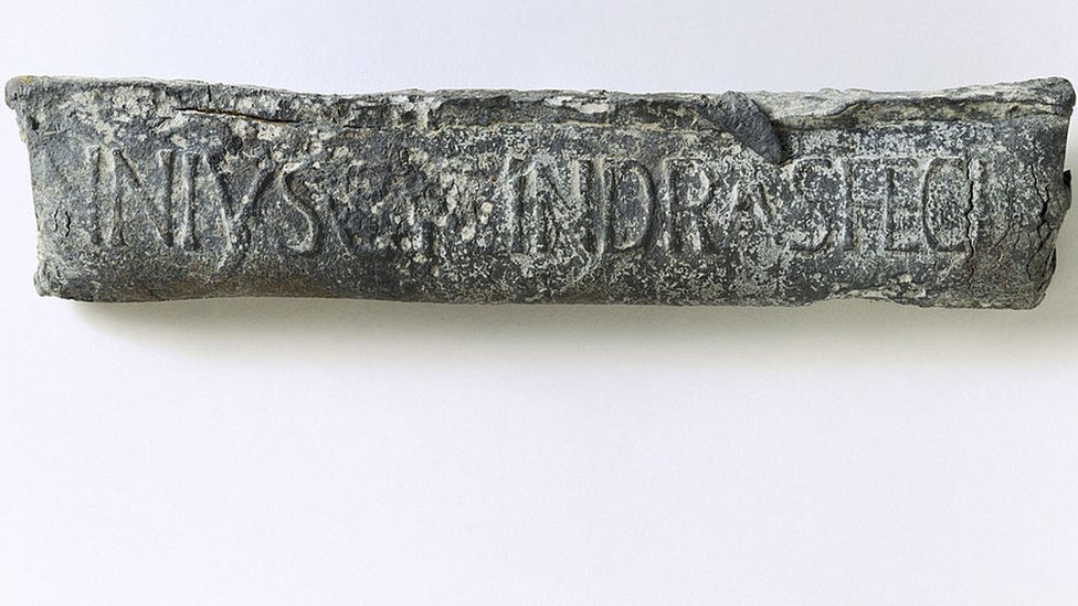 Trozo de tubería romana