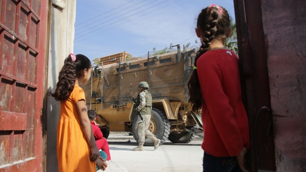 Порно видео: Әкесі қызын трахает