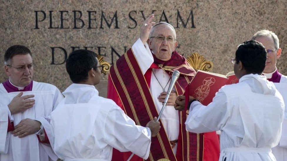 Papa Francisco: a Igreja que sonhamos é adoradora e serva de todos e dos  últimos - Diocese de Itabira - Cel. Fabriciano