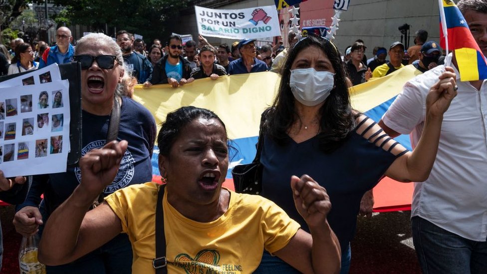 Ganar en bolívares, pero vivir en dólares en Venezuela: las crecientes  protestas por los “salarios de hambre” - BBC News Mundo