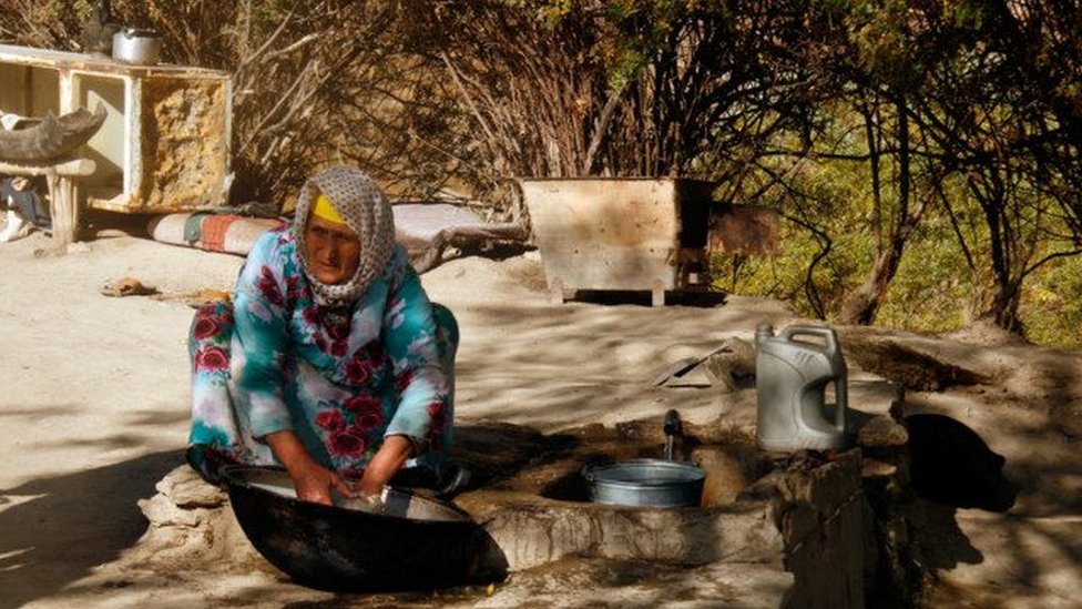 Fetishistlar iflos külotlarni hidlaydilar video