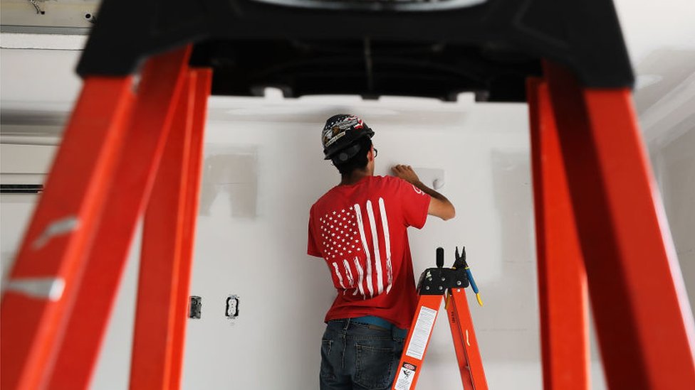US adds 164,000 jobs in mixed April report