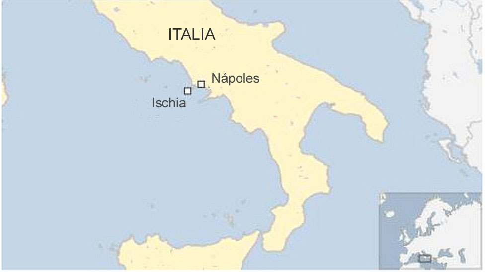 mapa mostrando la ubicación de Ischia,frente a Nápoles en Italia