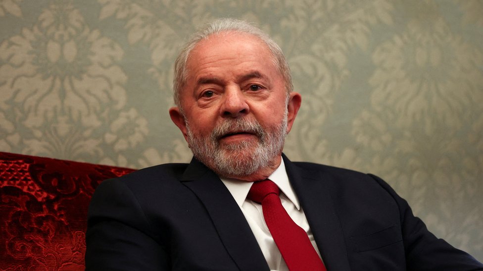 Na GloboNews, Lula não disfarça preocupação com os militares