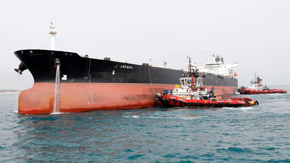 Iran oil: US to end sanctions exemptions for major importers