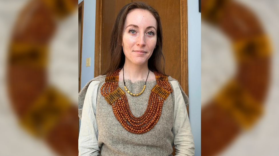 American recreates bronze age necklace from Wiltshire Museum