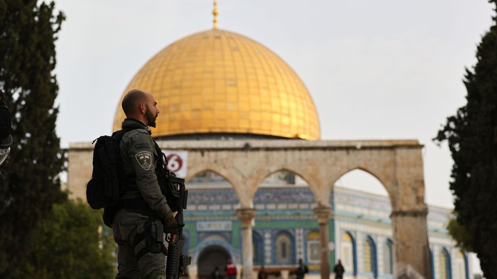 Qiz külotda otiribdi Qozoq porno seks video