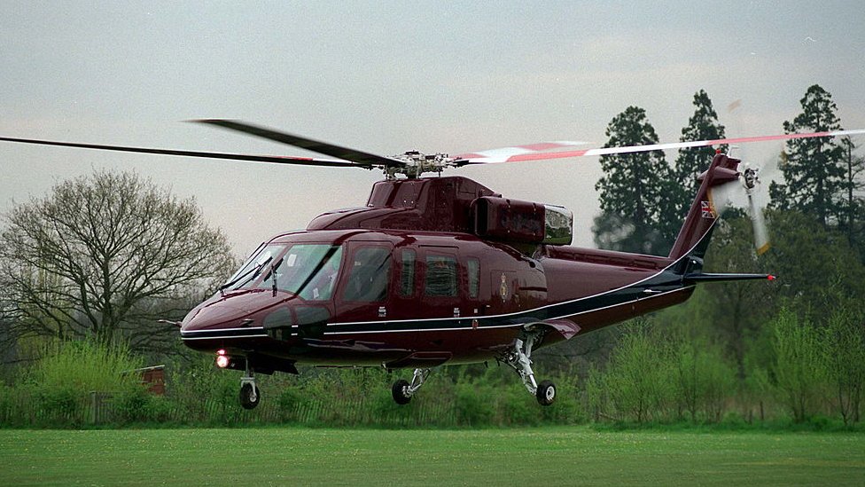 Kobe Bryant morre aos 41 anos em acidente de helicóptero na Califórnia -  Estadão