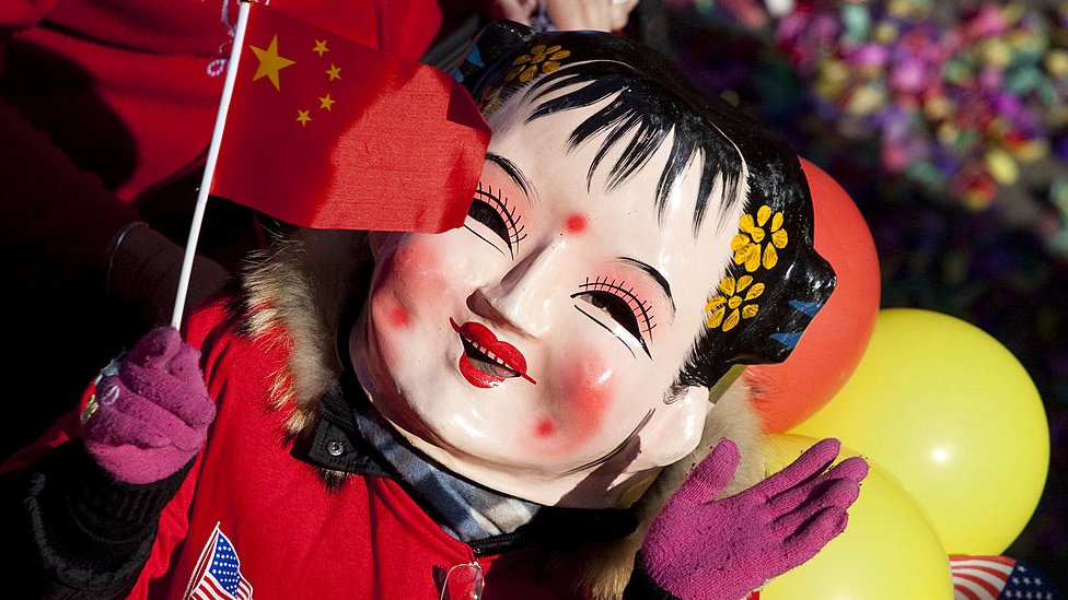 美国唐人街两面“中国”国旗之争- BBC News 中文