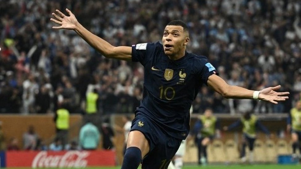2022年サッカーW杯】 高揚感に包まれたアルゼンチンとフランスの悲嘆