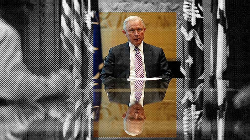 トランプ米大統領、ロシア疑惑でFBIよりロシアを擁護 米ロ首脳会談
