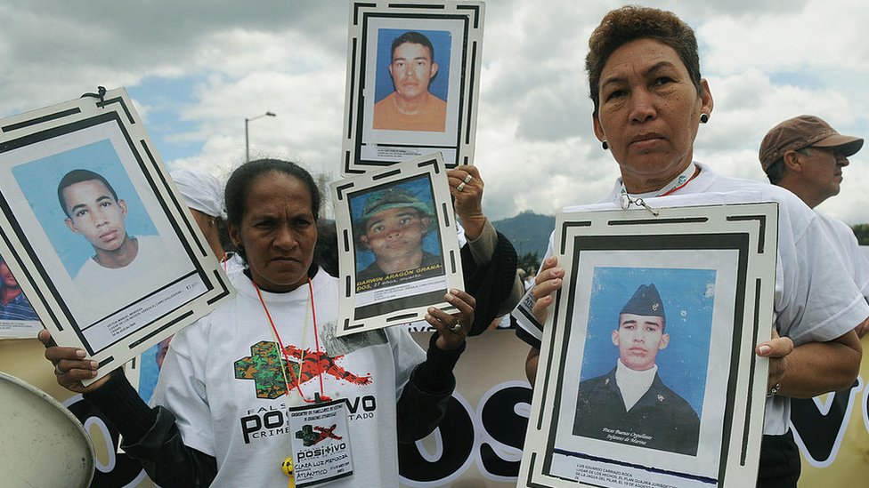 Falsos positivos en Colombia: los miles de civiles que fueron asesinados por el ejército durante la guerra - BBC News Mundo