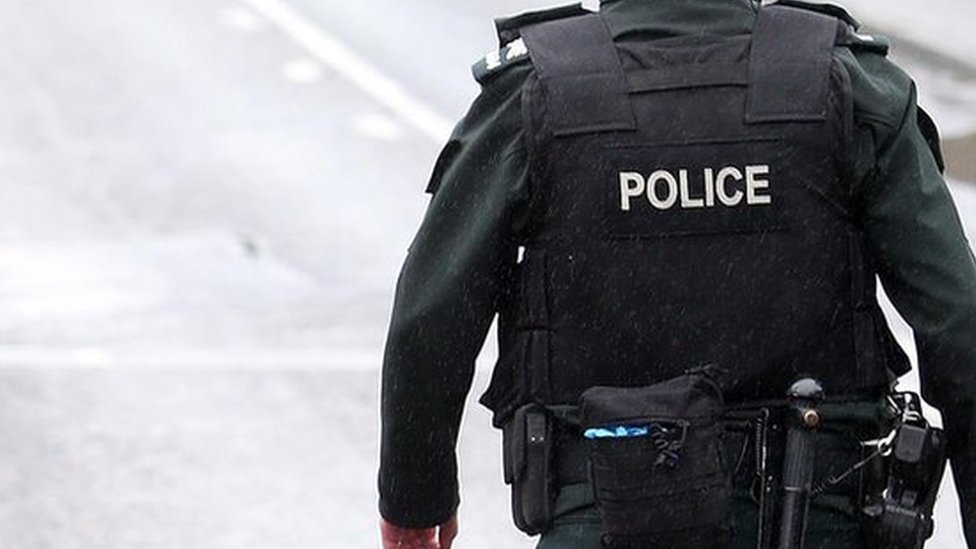 Police officer among two bitten by man with knife