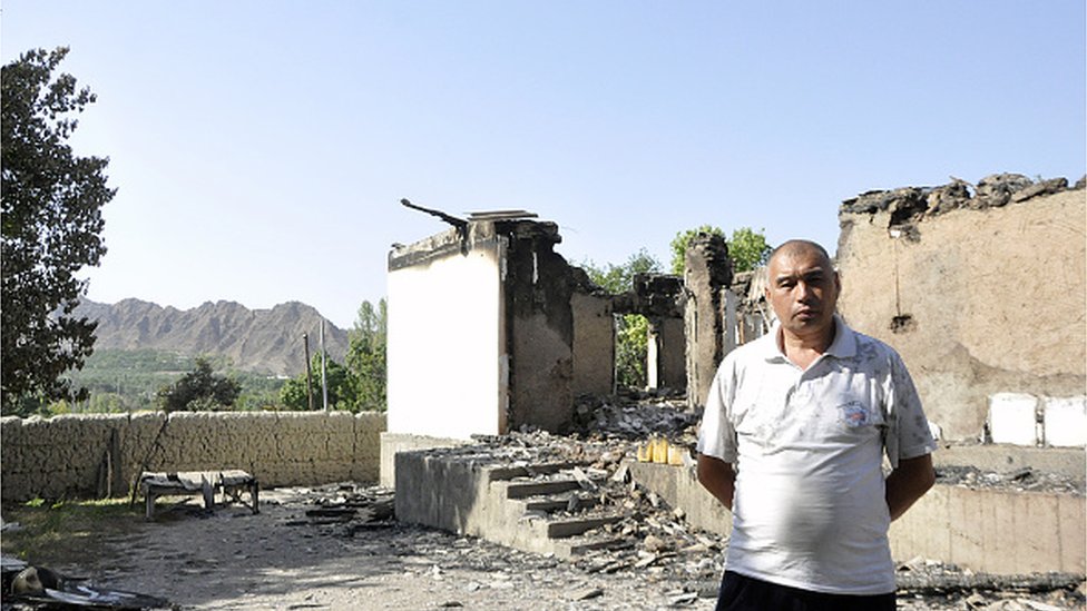 Yosh qozoq ayol yalangoch porno