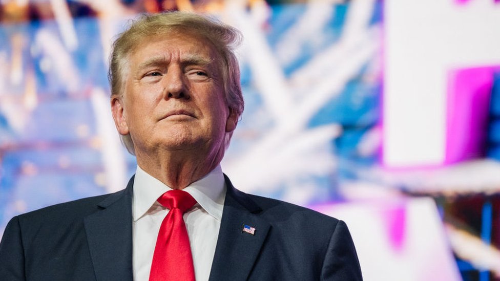 日*9様 4TUNE トランプ　USPC製 赤170個 青24個 米司法省、トランプ氏の納税記録を議会へ 税務当局に提出命令 - BBC
