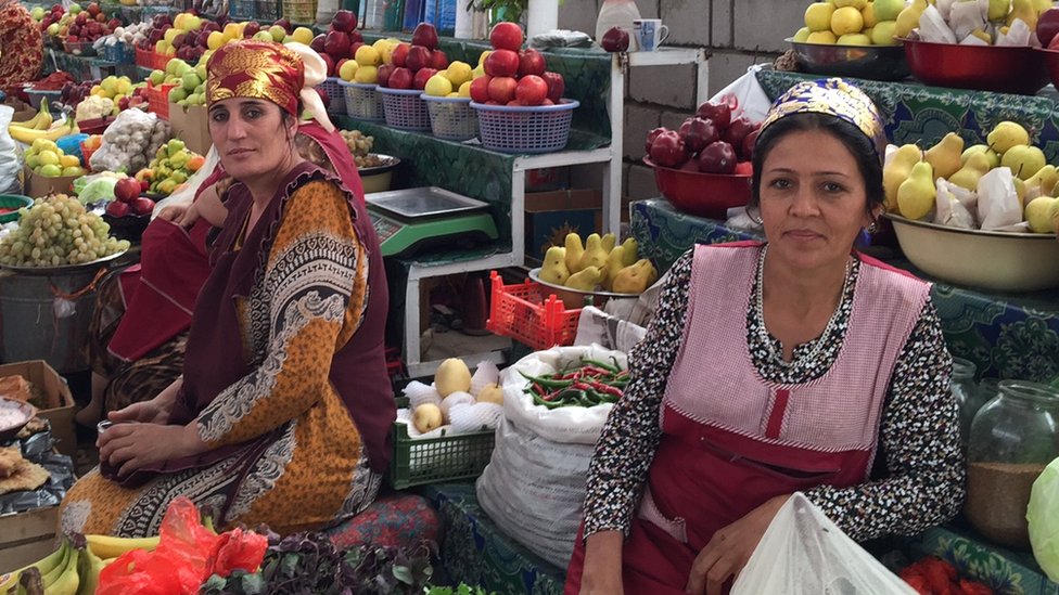 Qurilish maydonchasida jinsiy aloqada bolgan tojiklar