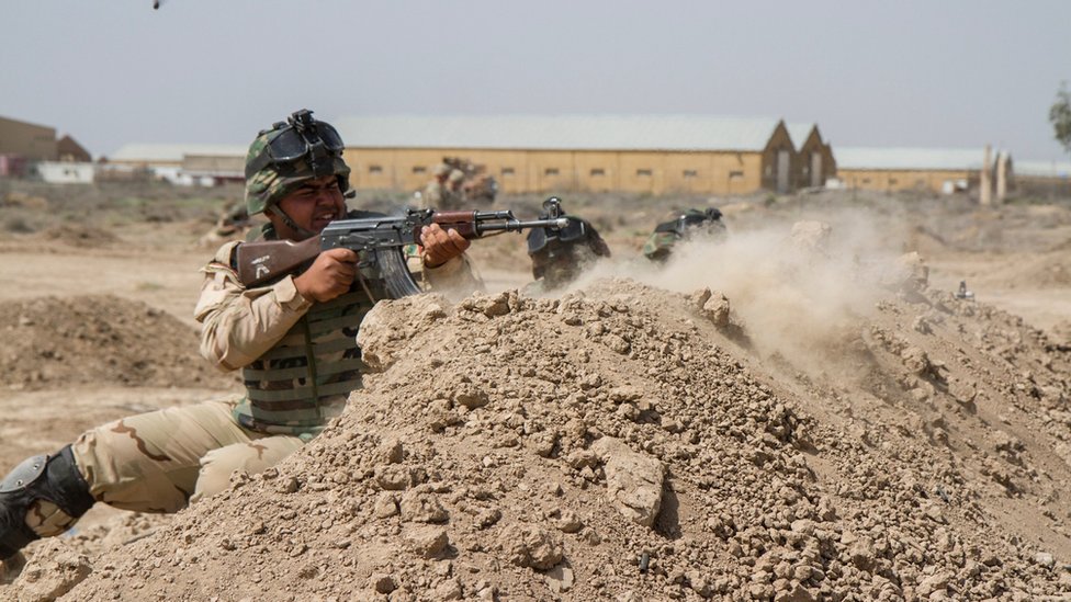 جندي عراقي في تدريب