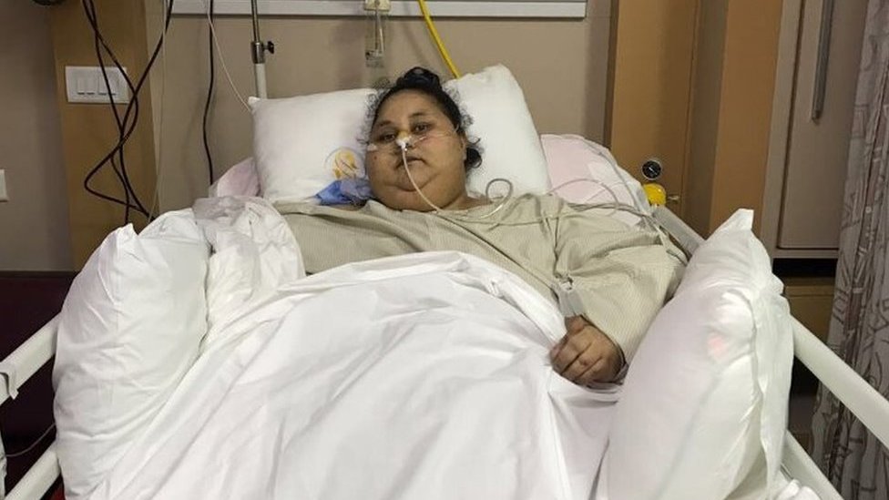 Katta kokrakli qizlar jinsiy aloqa qilishni xohlashadi