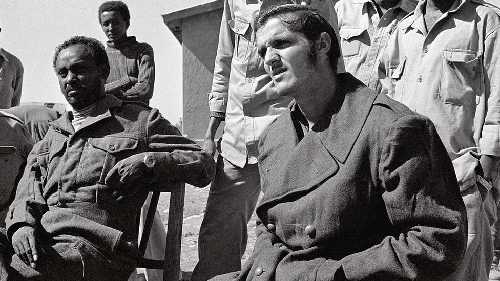 Ota va qizning insest pornosini onlayn tomosha qiling Kongan sargish yigitni sikadi