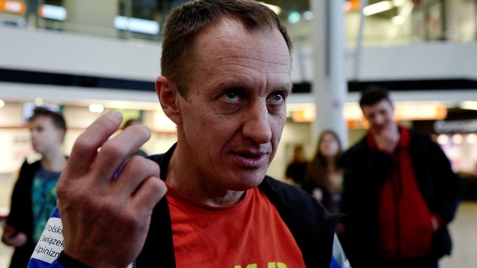 K2: Fears for climber Denis Urubko after expedition row