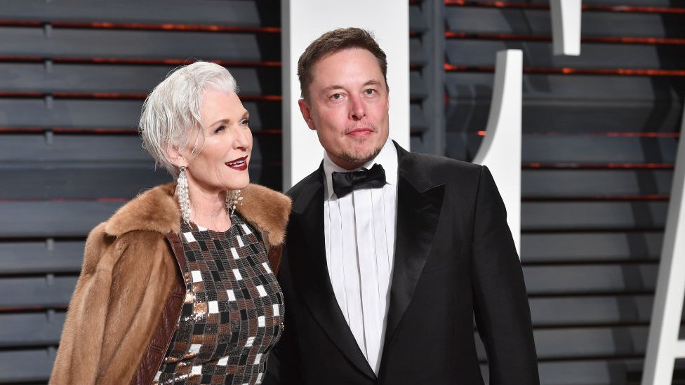 Maye Musk y su hijo Elon Musk.