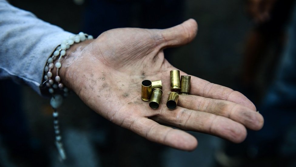 Además del joven fallecido, las protestas del lunes en Caracas dejaron otros heridos de bala. Casquillos de balas