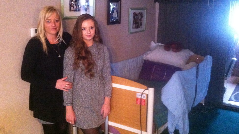 Nicole and Emily Dobbin