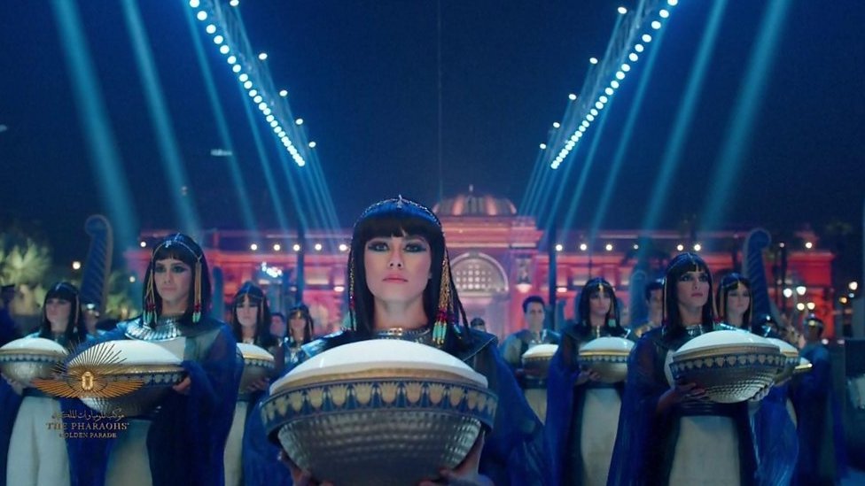 ファラオのミイラがパレード、新博物館へ移動 エジプト - BBCニュース