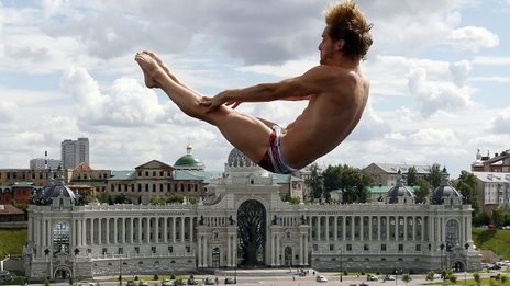 VIDEO: Hunt wins world 27m high diving gold