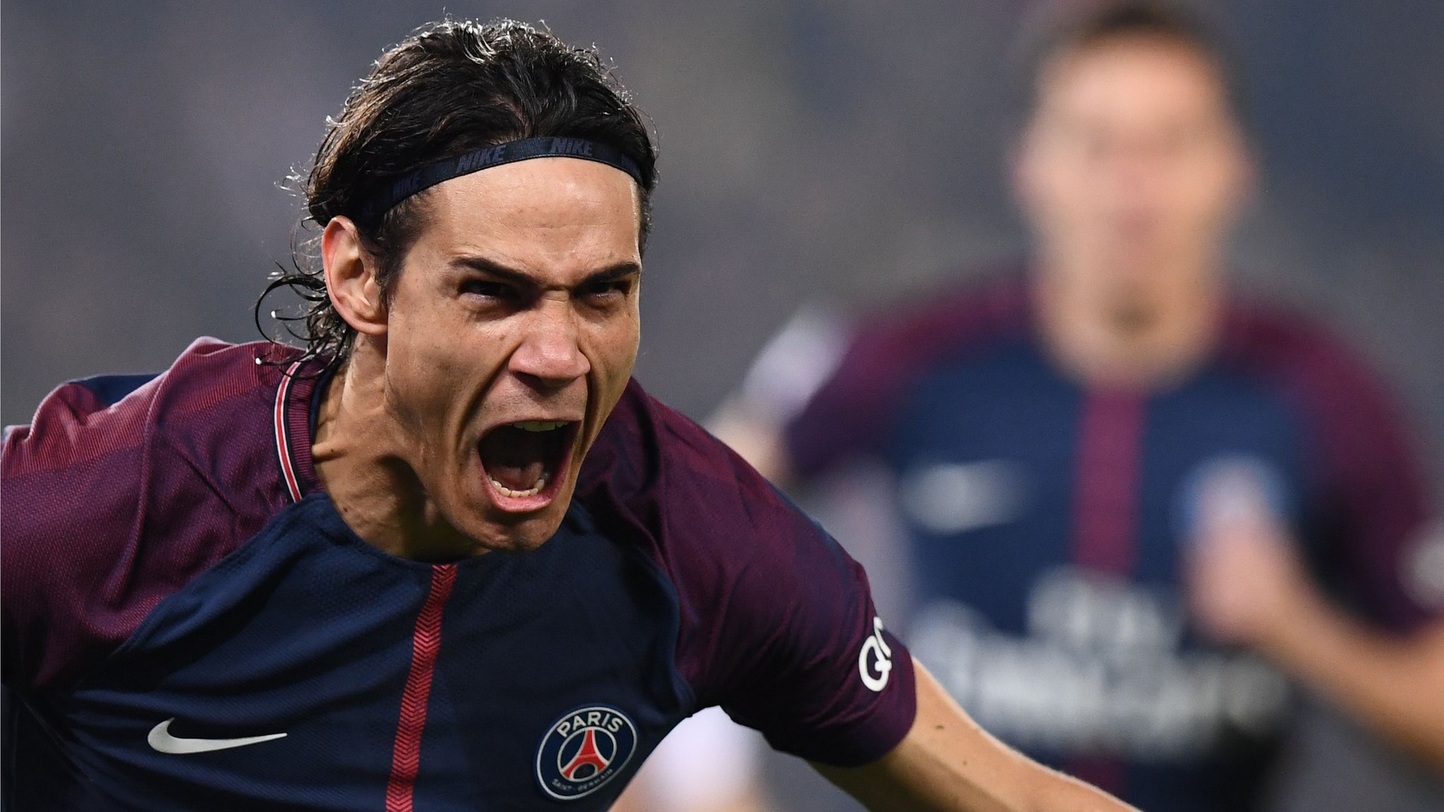 Cavani scores twice as PSG ease to victory