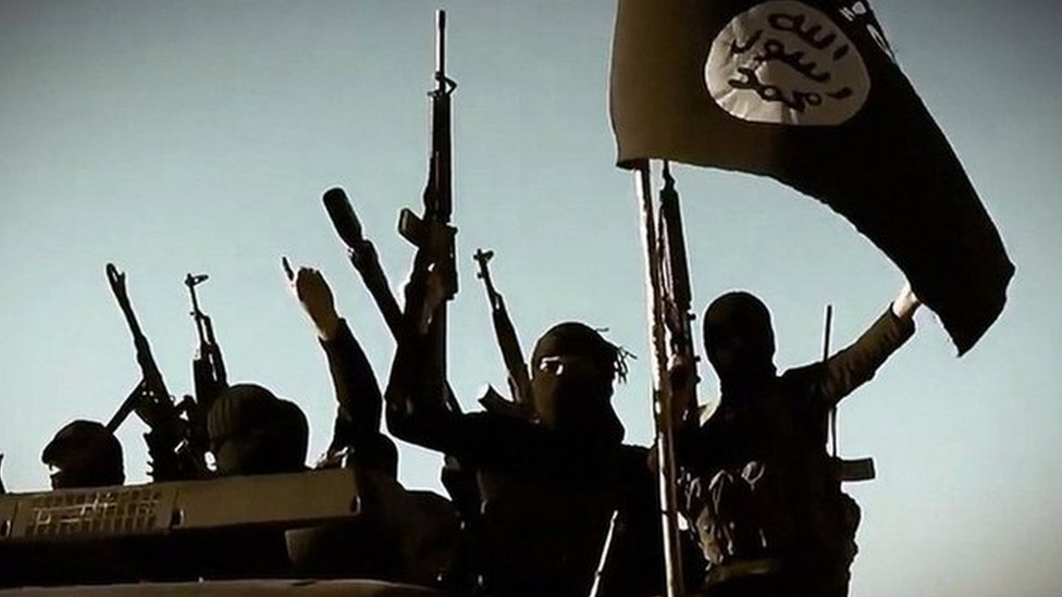 Tech firms to remove extremist posts within hours