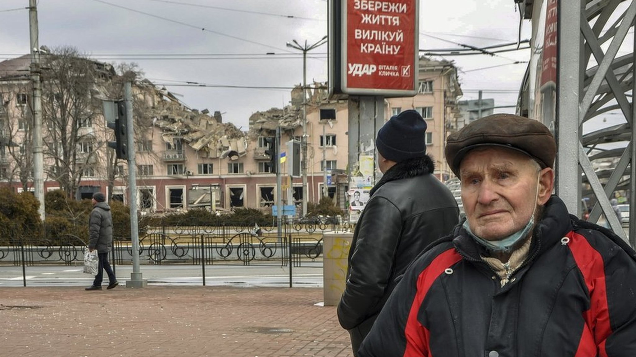 ロシアの「作戦縮小」表明、ウクライナや西側は懐疑的 - BBCニュース