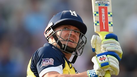 Porterfield ton leads Bears to win