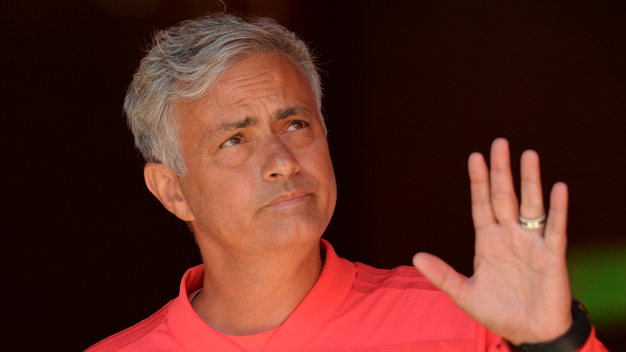 Mourinho avoids Premier League title question