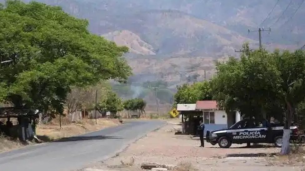 멕시코 연방의 로슨의 반응은 기괴한 확대입니다.