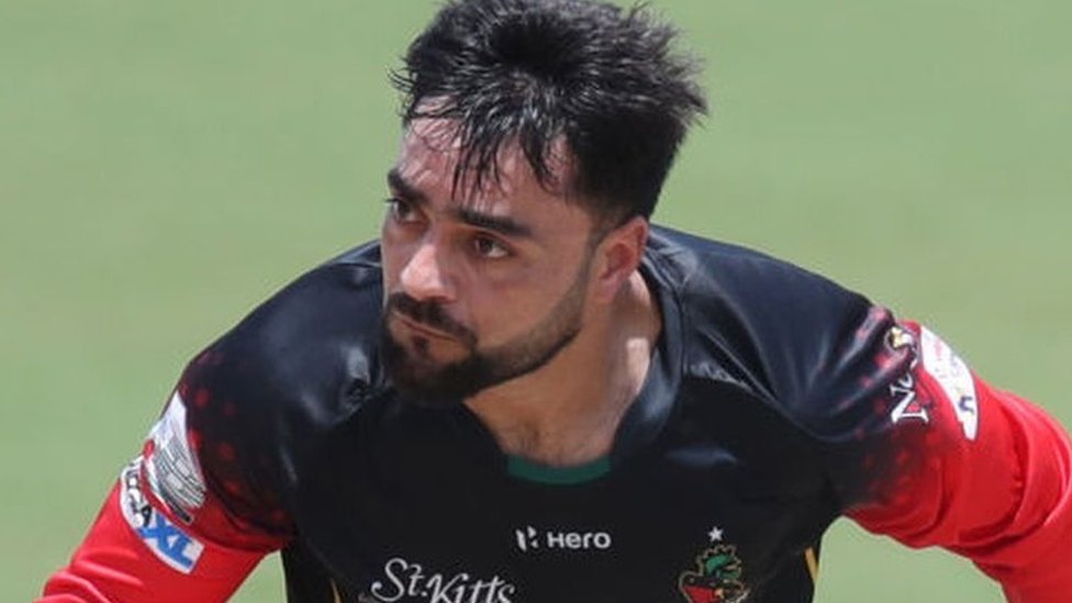 Пойыздағы жалаңаш қыз