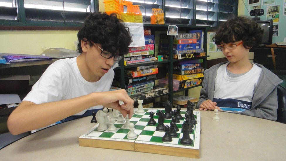 Four chess pieces – Blog del Instituto de Matemáticas de la