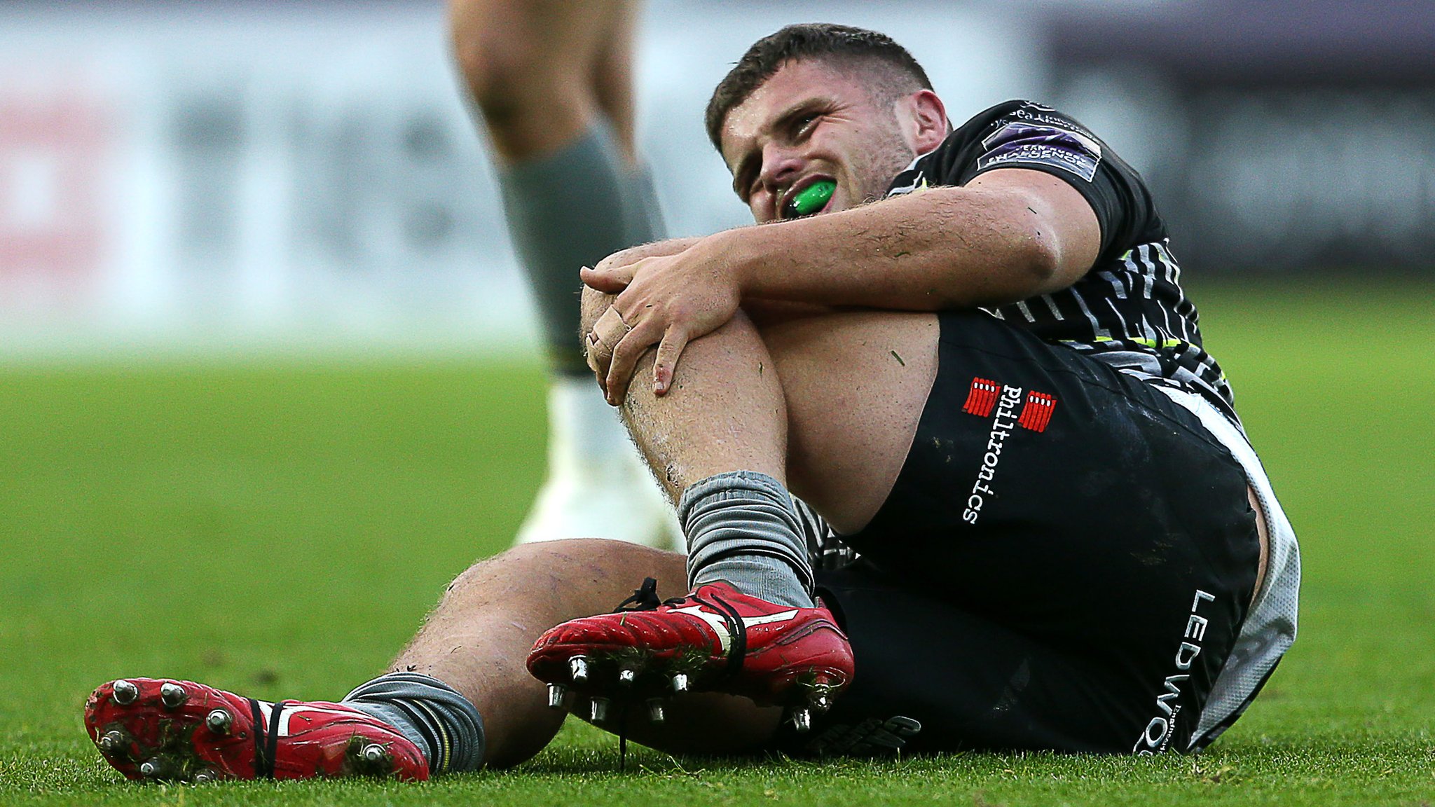 Nicky Smith: Ospreys without injured prop for Challenge Cup game at Stade Francais