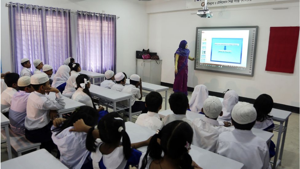 Banyoda mast rus porno Odessada seks partiyasi