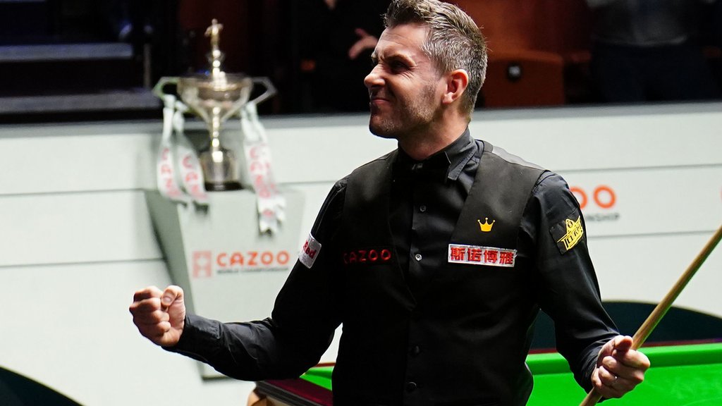 Sheffield, UK. 15th Apr, 2023. 15th April 2023; The Crucible, Sheffield,  England: 2023 Cazoo World Snooker