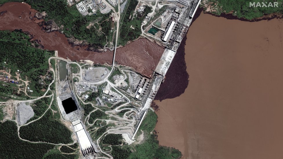 sexy tvid yubka Katta oyinchoq bilan porno