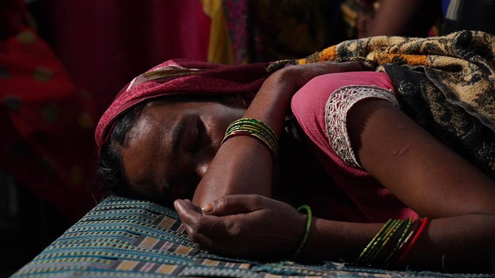 Qattiq anal jinsiy aloqa yaqindan Sakura porno oyinlar onlayn