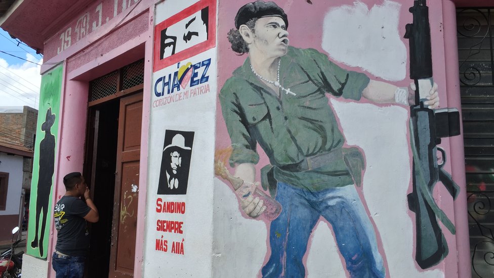 Mural del hombre molotov en Somoto, Nicaragua.
