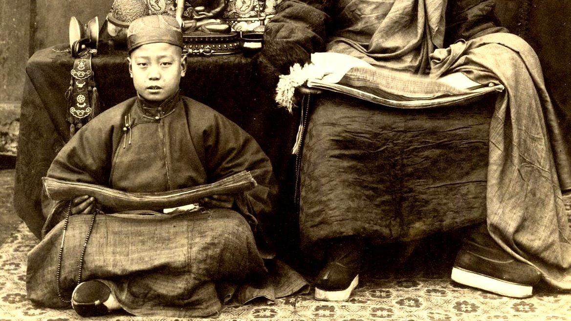 Rare early photographs of Peking - BBC News